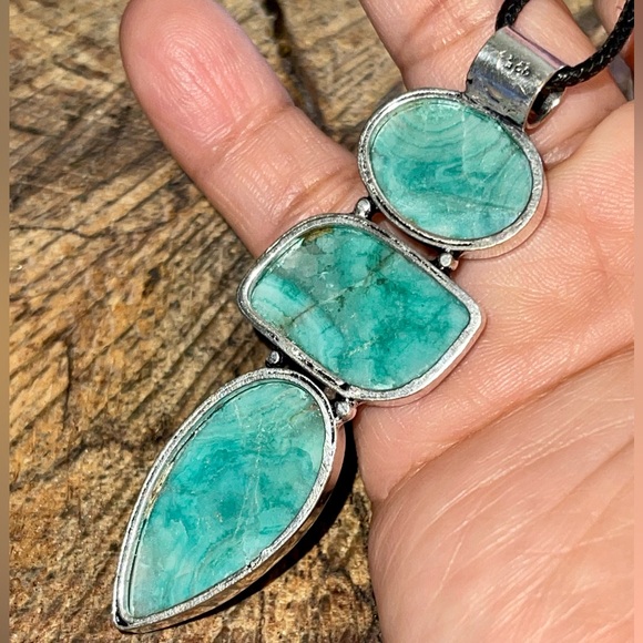 Dyed Blue Green Lace Agate Pendant 2 7/8” - Picture 8 of 9